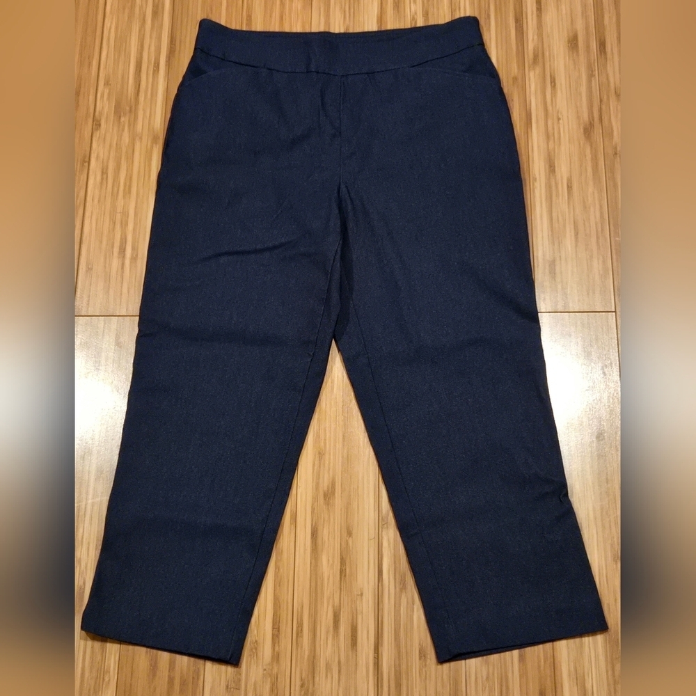 Time & Tru Navy Straight-Leg Cropped Trousers